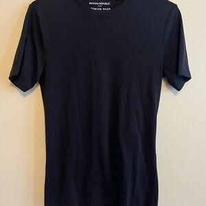 Banana Republic Men's Dark Blue Short Sleeve Tee